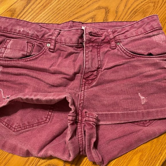 H&M Plum Purple Knit Ribbed Distressed Mini Short Shorts - Picture 2 of 4